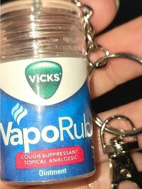 Vicks VapoRub Mini Keychain - 10ml